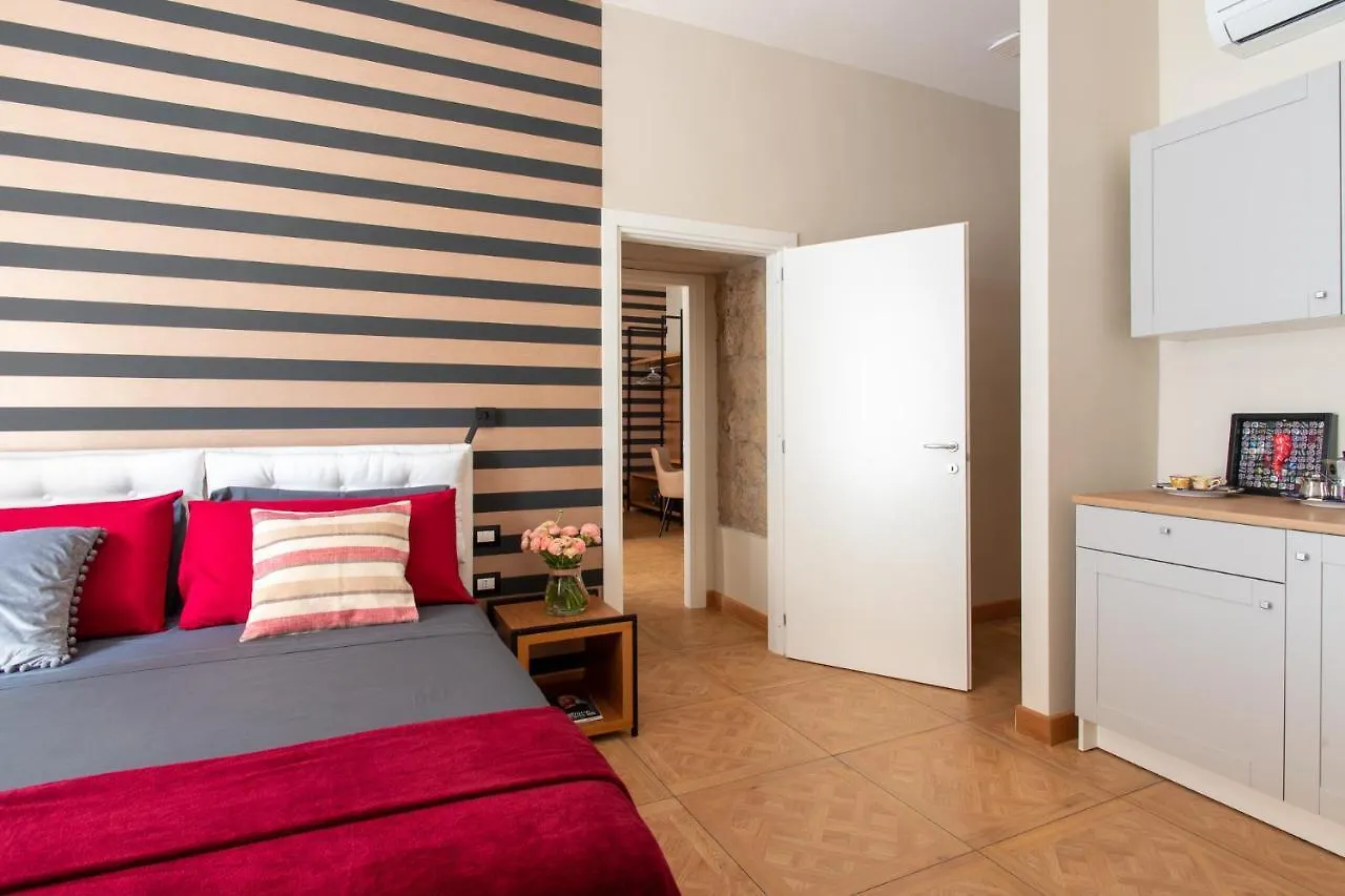 Kbirr Charming House Bed and Breakfast Napels 5*,  Italië